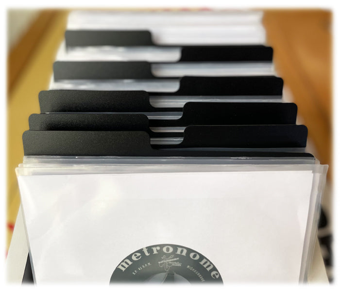 BLACK PLASTIC DIVIDERS WITH RAISER TO CATALOG SINGLE 45 RPM 7" RECORDS (20 pcs.)